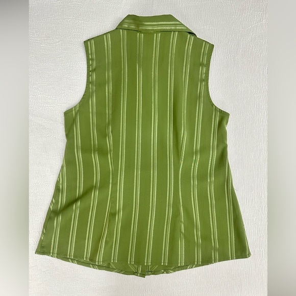 Studio 1940 beautiful green with gold metallic detail fitted sleeveless blouse​ - Picture 6 of 7